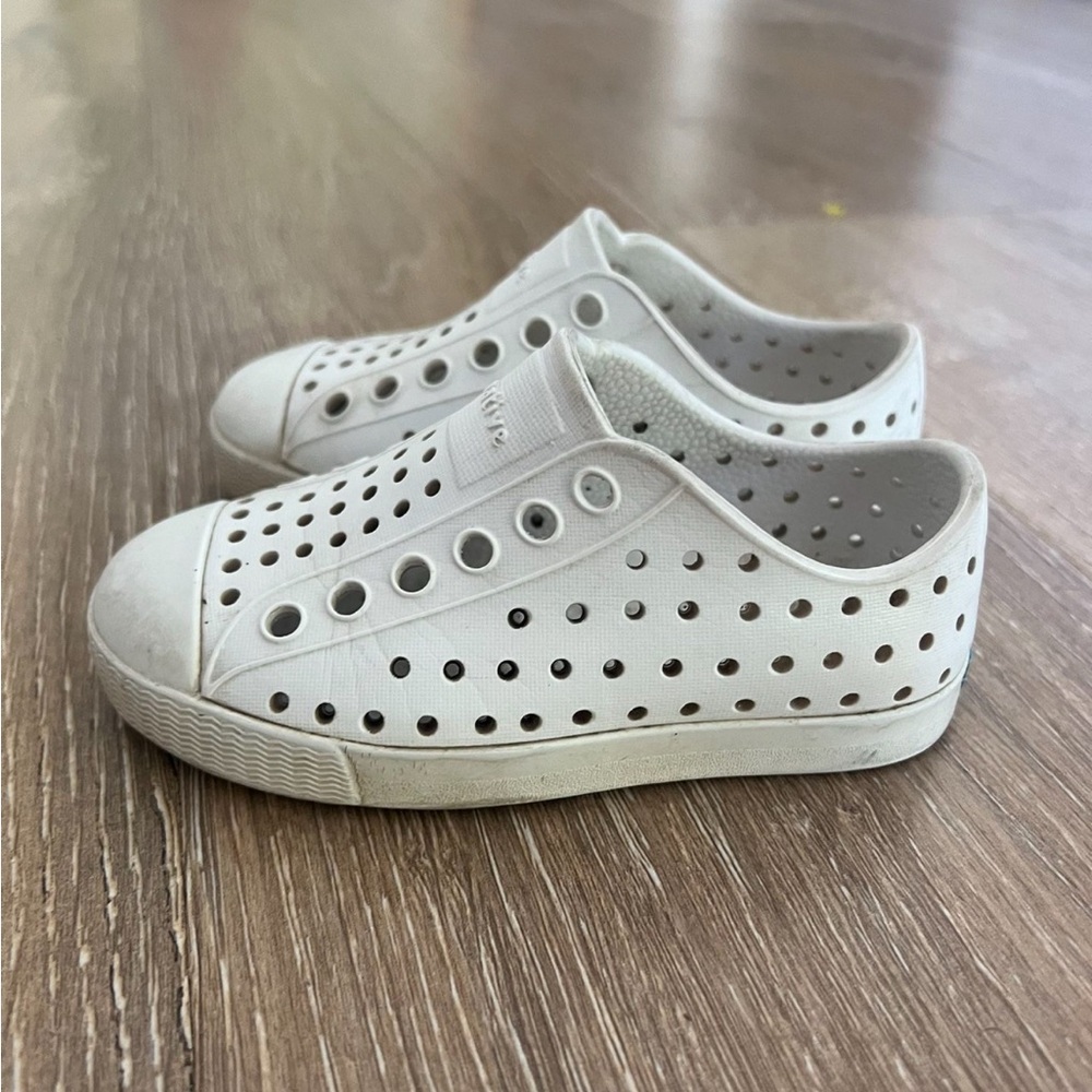 Native shoes toddler size 7